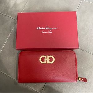 Salvatore Ferragamo long leather continental wallet in red